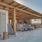 Myconian Caulk