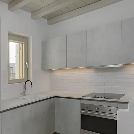 Myconian Caulk Villa *